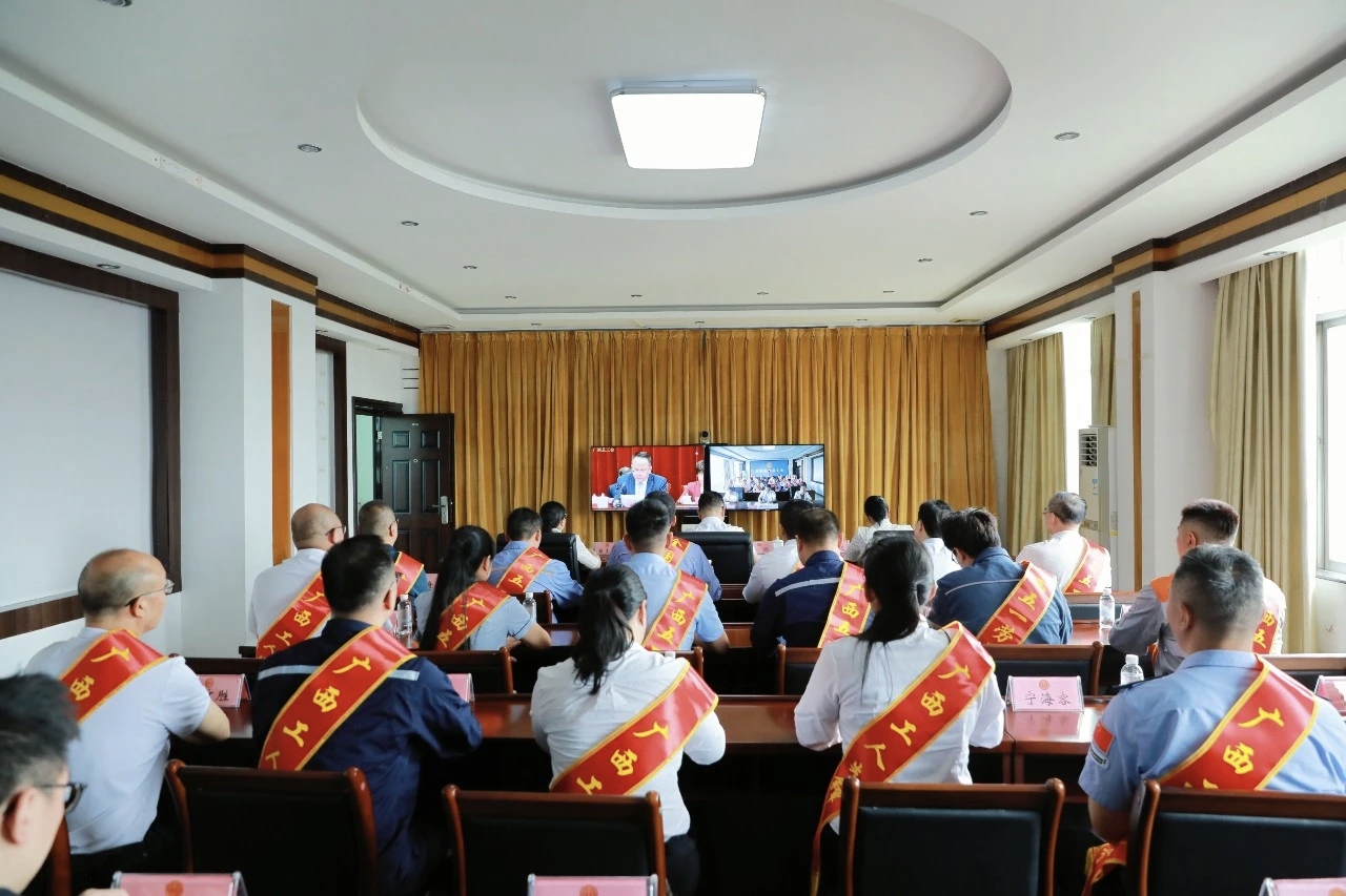 2026年庆祝“五一”国际劳动节暨五一劳动奖表彰大会防城港分会场.jpg 2026年庆祝“五一”国际劳动节暨五一劳动奖表彰大会防城港分会场.jpg